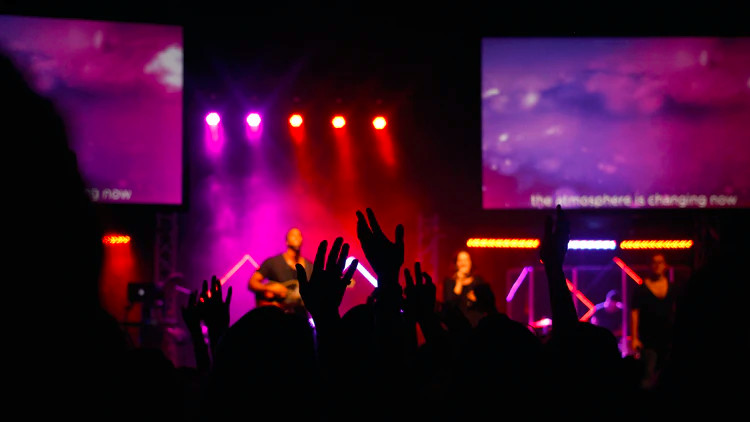 photo-1443186547344-2437c72a228e